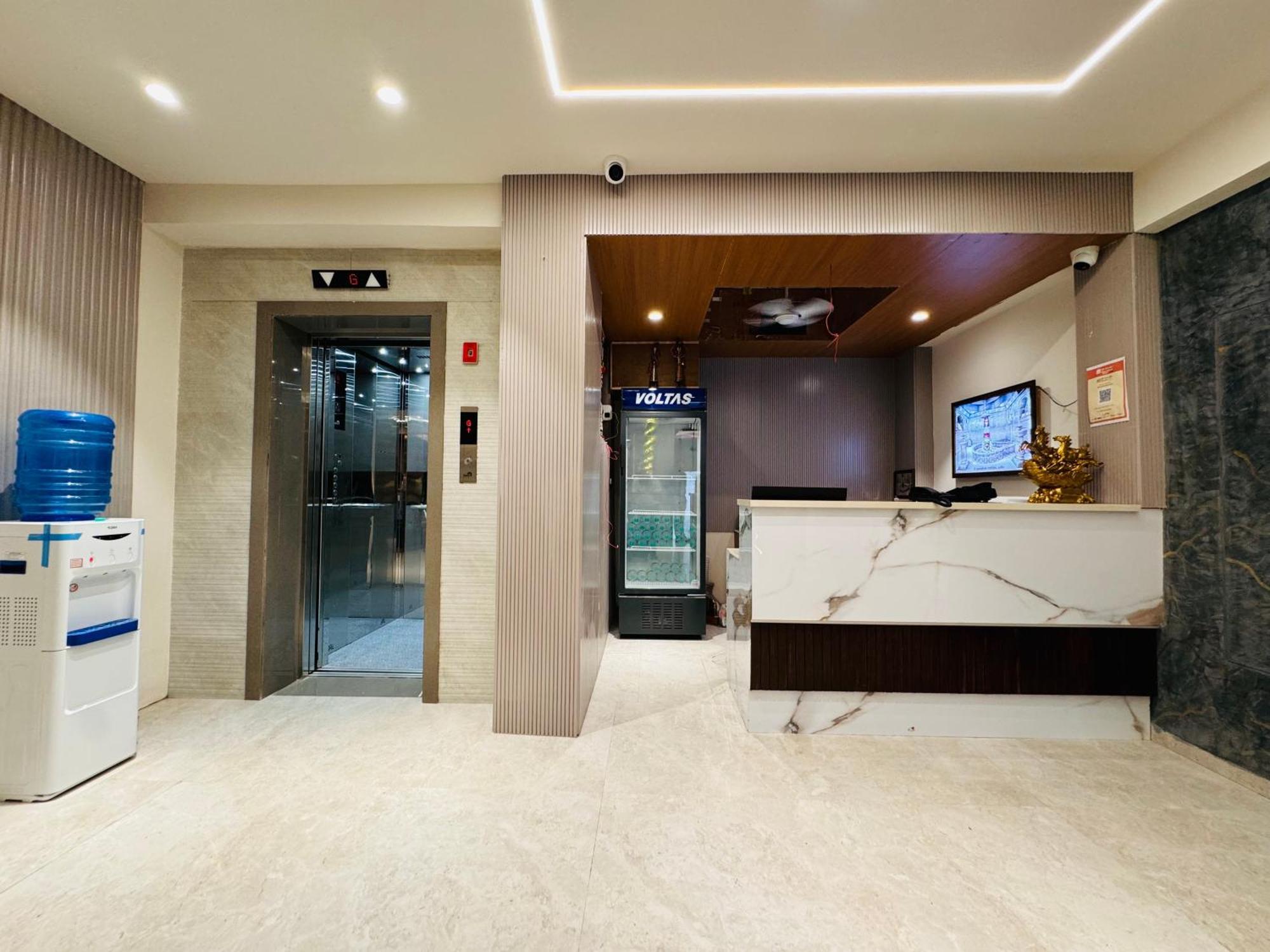 Hotel Rudhav Palace Уджайн Екстериор снимка