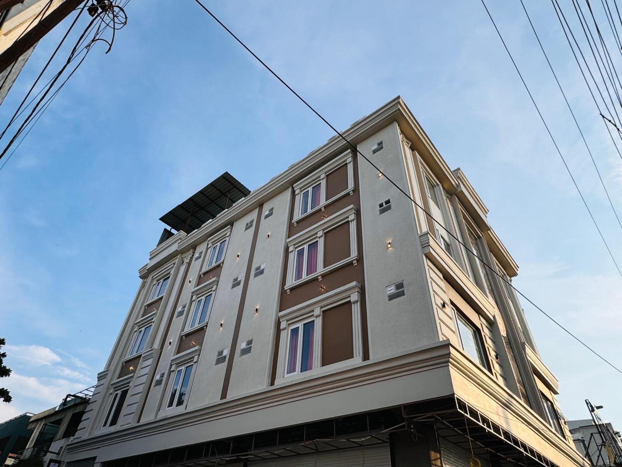 Hotel Rudhav Palace Уджайн Екстериор снимка